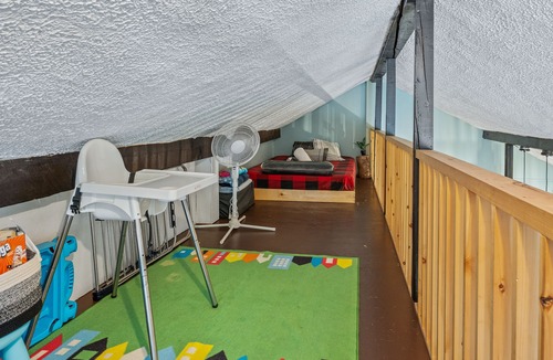 Sainte-Lucie-des-Laurentides Cabin | Chalet le chaleureux et coquet petit Caribou (1603)