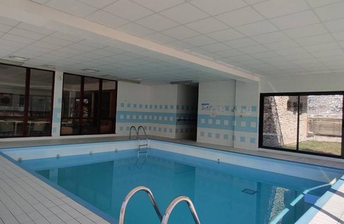 Saint-Etienne-en-Devoluy Ski Chalet | Chalet, 300m from ski slopes, fitness, swimming pool, terrace, parking, tv, ski locker, 56m²