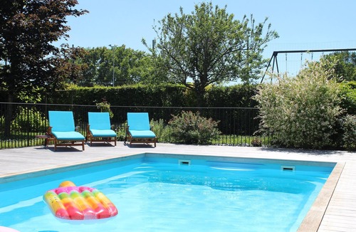 Sainte-Catherine-de-Fierbois House | Charming farmhouse with heated, secure swimming pool