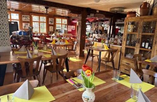 Landschlacht Hotel | Hotel Restaurant Pizzeria Rotes Haus