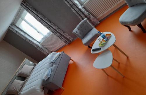 Chastel-Nouvel Bed & Breakfast | CH MALAVETULA