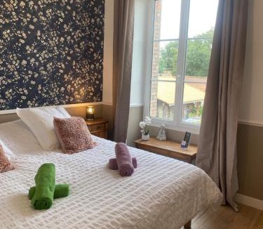 La Limouziniere Bed & Breakfast | CH2 - MANOIR DU MOULINIER - Campagne - Calme - Petit-déjeûner inclus - Table d'hôte sur réservation - Parking gratuit