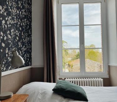 La Limouziniere Bed & Breakfast | CH2 - MANOIR DU MOULINIER - Campagne - Calme - Petit-déjeûner inclus - Table d'hôte sur réservation - Parking gratuit