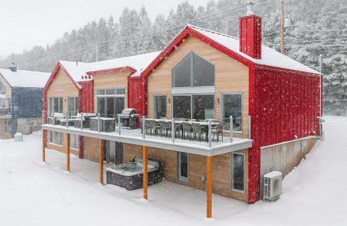 Petite-Riviere-Saint-Francois House | Chalet Rouge Charlevoix