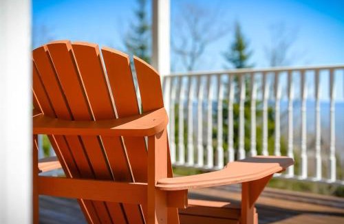 Petite-Riviere-Saint-Francois Ski Chalet | Chalet L'Officier #1 et #2 Charlevoix
