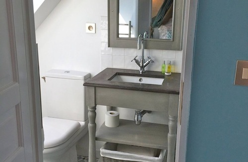 Elincourt-Sainte-Marguerite Bed & Breakfast | Chambre Lucy: Maison Elincourt B&B/Chambres d'Hôtes and Spa + pdj + Spa