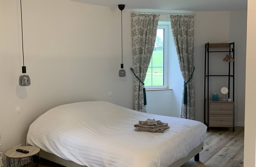 Saint-Germain-de-Varreville Bed & Breakfast | Charming Room "La Ruby