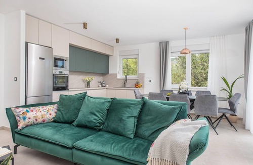 Rudine Villa | Charming Seaside Villa Getaway