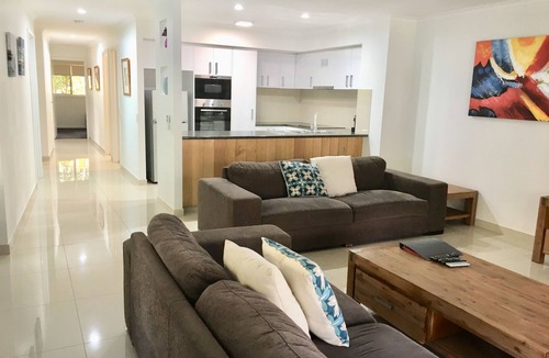 Mermaid Beach Apartment | CHA Private Apts Diamond Beach