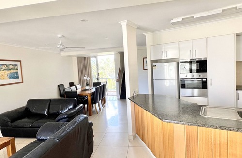 Mermaid Beach Apartment | CHA Private Apts Diamond Beach