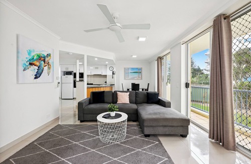 Mermaid Beach Apartment | CHA Private Apts Diamond Beach