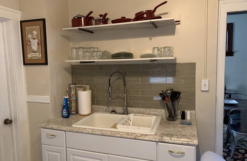 New Center Detroit House | ChaCha's Place Retreat