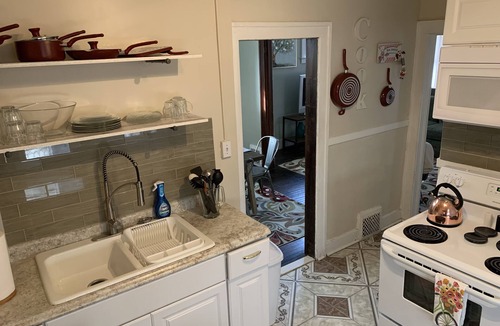 New Center Detroit House | ChaCha's Place Retreat