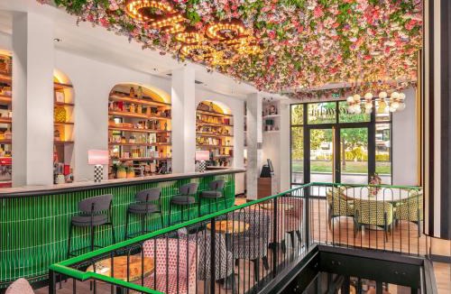 Richebourg - Saint-Clement Hotel | Chachacha Hôtel