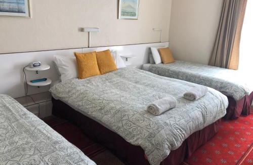 Sandown Hotel | Chad Hill Hotel