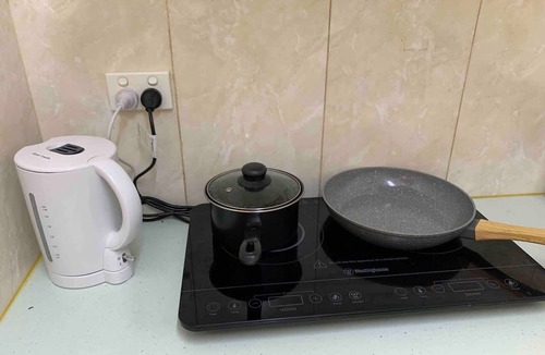 Huntingdale House | Chadstone Holiday W6 Villa