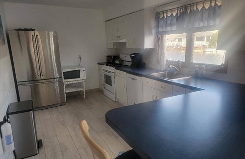 Dover Beaches North House | Chadwick Beach Island 5Br 2 bth Water Front, Spacious Panoramic Bay/water views