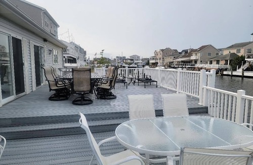 Dover Beaches North House | Chadwick Beach Island 5Br 2 bth Water Front, Spacious Panoramic Bay/water views