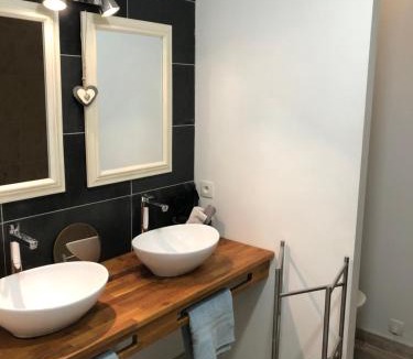 Surgeres Bed & Breakfast | Chai Léopold
