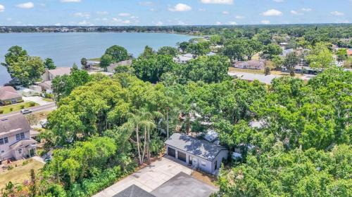 Winter Haven House | Chain of Lakes Cottage