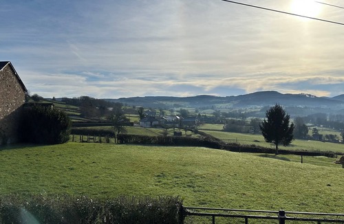 Chateau-Chinon House | CHAINTRE LA VALLEE