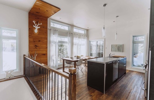 Sainte-Emelie-de-L'Energie Ski Chalet | Chalet Kabana Spa on Lake Beaudoin