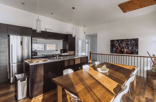 Sainte-Emelie-de-L'Energie Ski Chalet | Chalet Kabana Spa on Lake Beaudoin