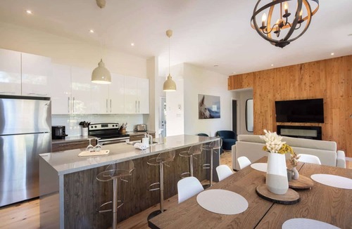 Sainte-Emelie-de-L'Energie Ski Chalet | Chalet Utopia on Lake Beaudoin