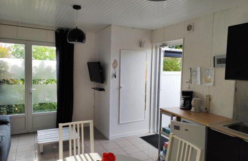 Saint-Pierre-des-Echaubrognes Apartment | Chalet 38 m2, au calme reposant, près du puy/fou