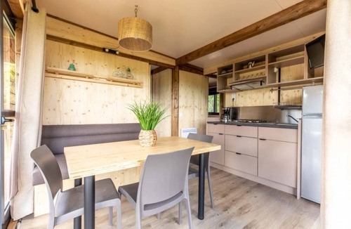 Saint-Bonnet-pres-Orcival Ski Chalet | Chalet 3 étoiles - ccbgbfg