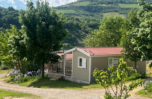 Val Saint Georges Ski Chalet | Chalet pets welcome - 5 guests