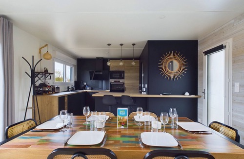 Saint-Gilles-Croix-de-Vie Ski Chalet | Chalet for 6- Heated swimming pool all year round
