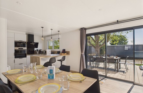 Saint-Gilles-Croix-de-Vie Ski Chalet | Chalet for 6 with shared heated pool