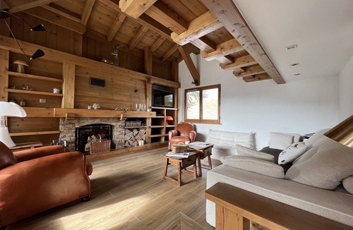 Flumet Ski Chalet | Chalet near Megève