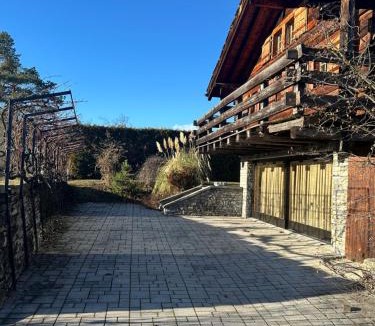 Chandolin-près-Savièse Ski Chalet | Chalet à Savièse en bordure de forêt