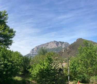 Albies Ski Chalet | Chalet 09