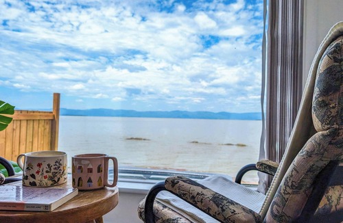 Cap-Saint-Ignace Ski Chalet | Chalet #11 Waterfront with Spa, Wifi & AC
