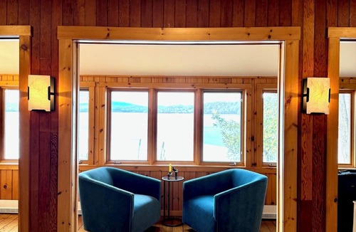 Potton Ski Chalet | Chalet - 125 ft lake front Lac Memphremagog w/2 docks - 7 beds w/guest house