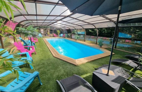 Saumur Ski Chalet | Chalet 1B - 3/4P - Pool & Park, 100m Black Frame