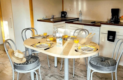 Saint-Denis-d'Oleron Ski Chalet | Chalet 2 étoiles - Piscine - eebbi0