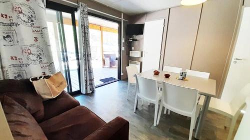 Saint-Auban Ski Chalet | Chalet 2 étoiles - Piscine - ccbaeib