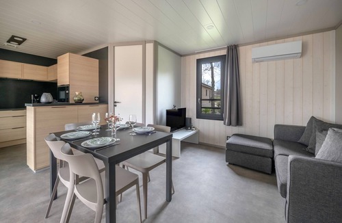 Guerande Ski Chalet | Chalet 2 adults/4 kids – pool & games