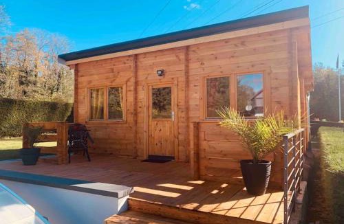 Corcieux Ski Chalet | Chalet 2 personnes avec jacuzzi privatif et piscine saisonnière partagée
