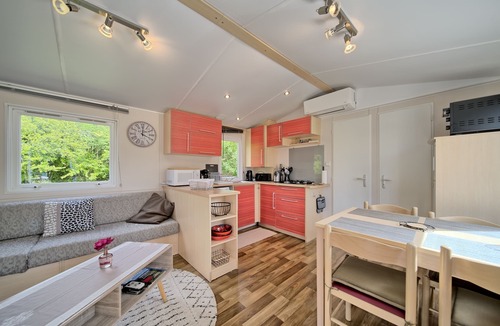 Salies-du-Salat House | 'Chalet 2' with Mountain View, Wi-Fi and Air Conditioning