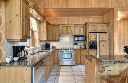 Fiddler Lake Resort Ski Chalet | Chalet 23 - Resort Access with Private Spa & Sauna