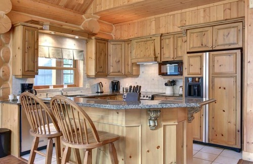 Fiddler Lake Resort Ski Chalet | Chalet 23 - Resort Access with Private Spa & Sauna
