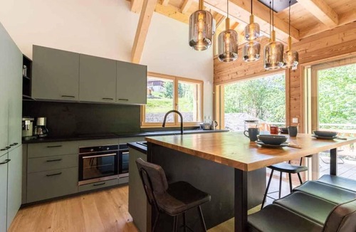 Valmorel Ski Chalet | Chalet, 230m from shops, 2nd floor, terrace, tv, ski locker, 320m², Valmorel