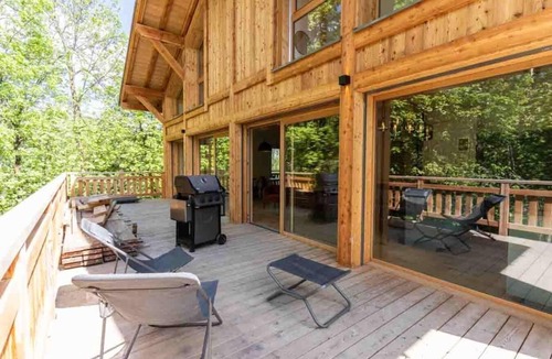 Valmorel Ski Chalet | Chalet, 230m from shops, 2nd floor, terrace, tv, ski locker, 320m², Valmorel