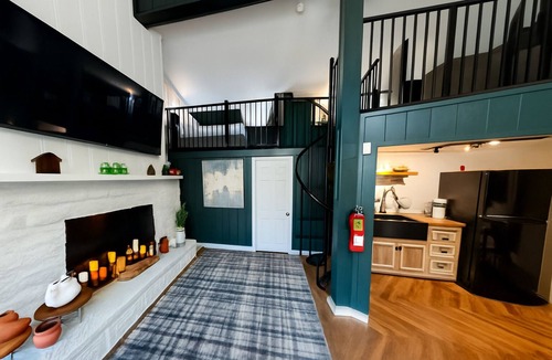 West Dover Hotel | Chalet 239