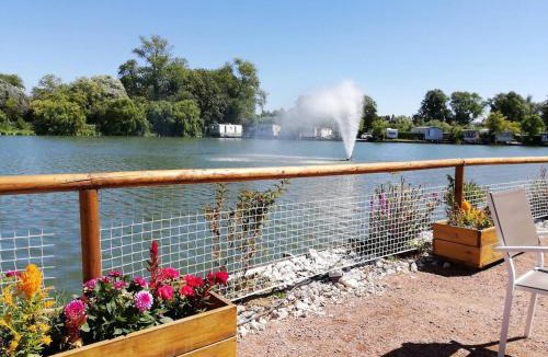 Ardres Other | CHALET 24 - Camping LES ROBINSON DU LAC - ARDRES - pêche gratuite sans permis